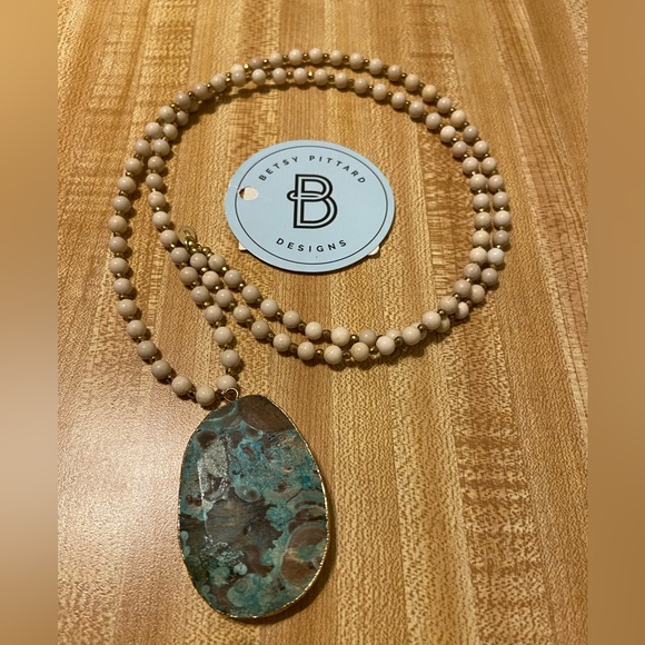 Stunning Agate Statement Necklace by Betsy Pittard - Picture 2 of 10